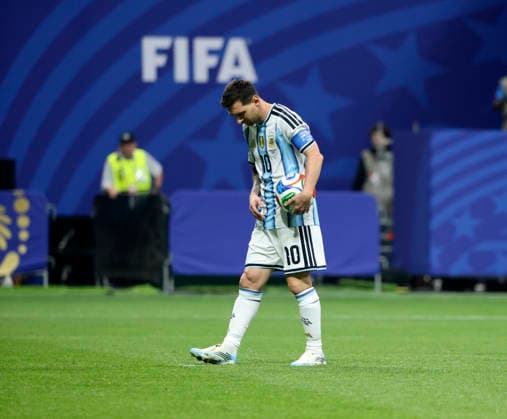 07.07.2026, Fussball Weltmeisterschaft 2026 in den USA, Achtelfinale, Argentinien - Ägypten, im Mercedes-Benz Stadium (Atlanta, GA), Lionel Messi (Argentinien) frustriert. ***FIFA regulations prohibit any use of photographs as image sequences and or quasi-video. EDITORIAL USE ONLY*** *** July 7, 2026, 2026 FIFA World Cup in the U.S., Round of 16, Argentina vs. Egypt, at Mercedes-Benz Stadium in Atlanta, GA; Lionel Messi of Argentina looks frustrated ***FIFA regulations prohibit any use of photographs as image sequences and or quasi-video. EDITORIAL USE ONLY***