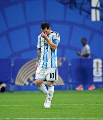 07.07.2026, Fussball Weltmeisterschaft 2026 in den USA, Achtelfinale, Argentinien - Ägypten, im Mercedes-Benz Stadium (Atlanta, GA), Lionel Messi (Argentinien) frustriert. ***FIFA regulations prohibit any use of photographs as image sequences and or quasi-video. EDITORIAL USE ONLY*** *** July 7, 2026, 2026 FIFA World Cup in the U.S., Round of 16, Argentina vs. Egypt, at Mercedes-Benz Stadium in Atlanta, GA; Lionel Messi of Argentina looks frustrated ***FIFA regulations prohibit any use of photographs as image sequences and or quasi-video. EDITORIAL USE ONLY***