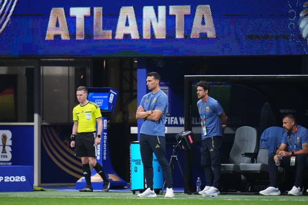 Argentina v Egypt - FIFA World Cup, WM, Weltmeisterschaft, Fussball 2026 - Round of 16 ATLANTA, USA - JULY 07: Lionel Scaloni, head coach of Argentina, looks on during the 2026 FIFA World Cup Round of 16 match between Argentina and Egypt at Mercedes-Benz Stadium (Atlanta Stadium) in Atlanta, Georgia, United States on July 07, 2026. Jose Hernandez Anadolu Georgia United States. Editorial use only. Please get in touch for any other usage.  Copyright: x2026xAnadoluxJosexHernandezx