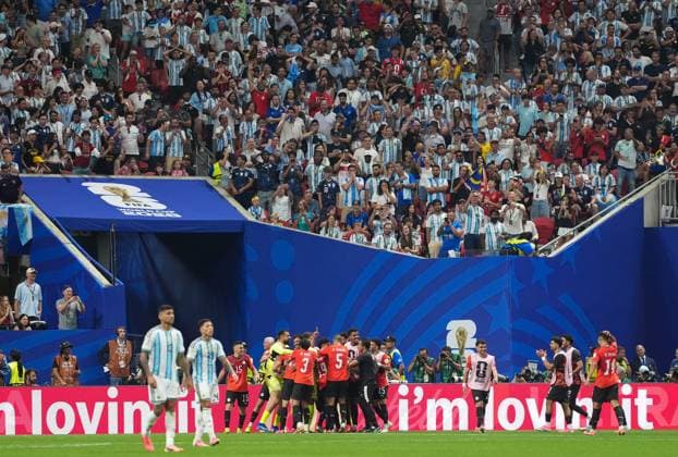 Egypt players celebrate a second goal Argentina v Egypt, 2026 FIFA World Cup, WM, Weltmeisterschaft, Fussball Group of 16, Football, Atlanta Stadium, Atlanta, Georgia, USA - 07 Jul 2026Atlanta Mercedes-Benz Stadium Georgia (GA) United States of America  Copyright: xIsmaelxAdnan Shutterstockx 16981208cl