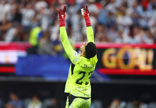 Egypt s goalkeeper Mostafa Shobeir celebrates after Mostafa Ziko scored a goal against Argentina in the second half of a Round of 16 FIFA World Cup, WM, Weltmeisterschaft, Fussball match at Atlanta Stadium in Atlanta, Georgia, on Tuesday, July 7, 2026.  ATL20260707909 CHRISTIANxBRUNSKILL