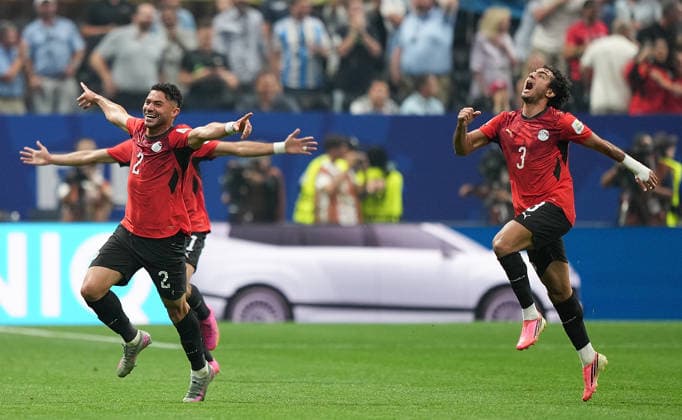 (260708) -- ATLANTA, July 8, 2026 -- Yasser Ibrahim (front L) of Egypt celebrates his goal during the round of 16 match between Argentina and Egypt at the 2026 FIFA World Cup, WM, Weltmeisterschaft, Fussball at Atlanta Stadium in Atlanta, the United States, July 7, 2026. ) (SP)U.S.-ATLANTA-FOOTBALL-FIFA WORLD CUP-ROUND OF 16-ARG VS EGY HuangxZongzhi 