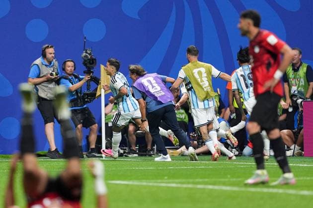 Enzo Fernandez of Argentina scores to make it 3-2 Argentina v Egypt, 2026 FIFA World Cup, WM, Weltmeisterschaft, Fussball Group of 16, Football, Atlanta Stadium, Atlanta, Georgia, USA - 07 Jul 2026Atlanta Mercedes-Benz Stadium Georgia (GA) United States of America  Copyright: xIsmaelxAdnan Shutterstockx 16981208di