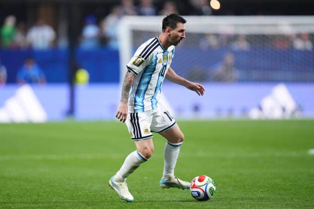 Argentina v Egypt: Round of 16 - FIFA World Cup, WM, Weltmeisterschaft, Fussball 2026 Lionel Messi of Argentina drives the ball during the FIFA World Cup 2026 Round of 16 match between Argentina and Egypt at Atlanta Stadium on July 07, 2026 in Atlanta, Georgia. Atlanta GA United States  Copyright: xJosexBretonx originalFilename:bretonhernandez-argentin260707_npSQp.jpg