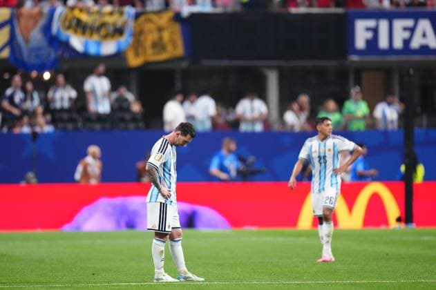 Argentina v Egypt - FIFA World Cup, WM, Weltmeisterschaft, Fussball 2026 - Round of 16 ATLANTA, USA - JULY 07: Lionel Messi of Argentina reacts a goal scored by Mostafa Zico of Egypt during the 2026 FIFA World Cup Round of 16 match between Argentina and Egypt at Mercedes-Benz Stadium (Atlanta Stadium) in Atlanta, Georgia, United States on July 07, 2026. Jose Hernandez Anadolu Georgia United States. Editorial use only. Please get in touch for any other usage.  Copyright: x2026xAnadoluxJosexHernandezx