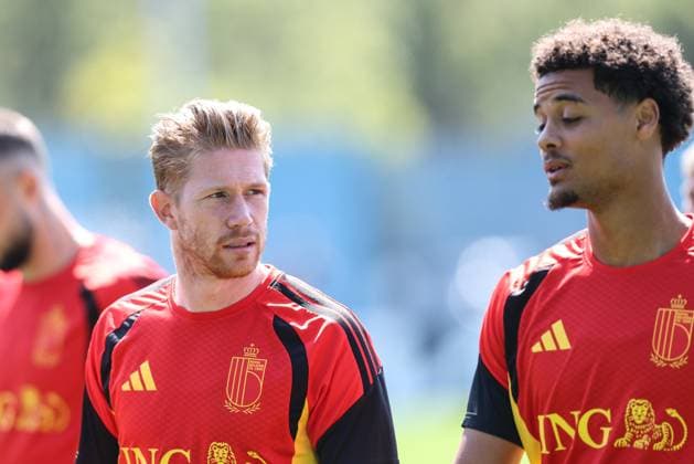 Belgium s Kevin De Bruyne and Belgium s Koni De Winter pictured during a training session of Belgian national soccer team Red Devils, on Tuesday 07 July 2026 in their base camp, home of the Seattle Sounders, Renton, Seattle, USA. The Rode Duivels - Diables Rouges qualified for the knockout stage of the 2026 FIFA World Cup, WM, Weltmeisterschaft, Fussball where they ll meet Spain in the round of 8 on July 10th. BRUNOxFAHY  x180666074x