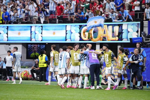 Argentina v Egypt - FIFA World Cup, WM, Weltmeisterschaft, Fussball 2026 - Round of 16 ATLANTA, USA - JULY 07: Lionel Messi of Argentina celebrates with teammates after scoring his team s second goal during the 2026 FIFA World Cup Round of 16 match between Argentina and Egypt at Mercedes-Benz Stadium (Atlanta Stadium) in Atlanta, Georgia, United States on July 07, 2026. Jose Hernandez Anadolu Georgia United States. Editorial use only. Please get in touch for any other usage.  Copyright: x2026xAnadoluxJosexHernandezx