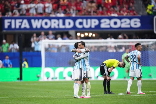 Argentina v Egypt: Round of 16 - FIFA World Cup, WM, Weltmeisterschaft, Fussball 2026 Lionel Messi of Argentina celebrates after scoring his team s second goal with teammate Leandro Paredes of Argentina during the FIFA World Cup 2026 Round of 16 match between Argentina and Egypt at Atlanta Stadium on July 07, 2026 in Atlanta, Georgia. Atlanta GA United States  Copyright: xJosexBretonx originalFilename:bretonhernandez-argentin260707_npMd9.jpg