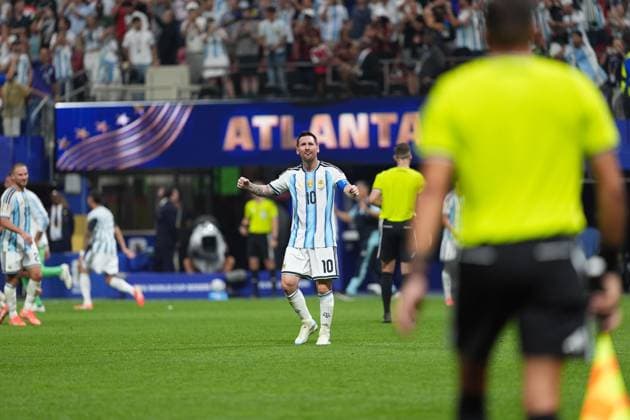 Lionel Messi of Argentina celebrates at the final whistle Argentina v Egypt, 2026 FIFA World Cup, WM, Weltmeisterschaft, Fussball Group of 16, Football, Atlanta Stadium, Atlanta, Georgia, USA - 07 Jul 2026Atlanta Mercedes-Benz Stadium Georgia (GA) United States of America  Copyright: xIsmaelxAdnan Shutterstockx 16981208eb