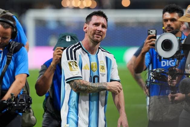 Lionel Messi of Argentina reacts at the final whistle Argentina v Egypt, 2026 FIFA World Cup, WM, Weltmeisterschaft, Fussball Group of 16, Football, Atlanta Stadium, Atlanta, Georgia, USA - 07 Jul 2026Atlanta Mercedes-Benz Stadium Georgia (GA) United States of America  Copyright: xIsmaelxAdnan Shutterstockx 16981208ee