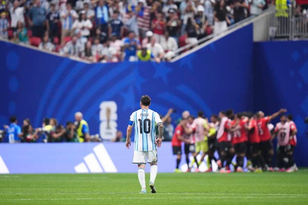 Argentina v Egypt: Round of 16 - FIFA World Cup, WM, Weltmeisterschaft, Fussball 2026 Lionel Messi of Argentina reacts a goal scored by Mostafa Zico of Egypy during the FIFA World Cup 2026 Round of 16 match between Argentina and Egypt at Atlanta Stadium on July 07, 2026 in Atlanta, Georgia. Atlanta GA United States  Copyright: xJosexBretonx originalFilename:bretonhernandez-argentin260707_npMSr.jpg