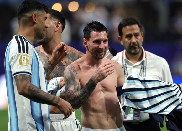 FIFA World Cup, WM, Weltmeisterschaft, Fussball 2026 - Round of 16 - Argentina vs Egypt Lionel Messi of Argentina celebrates with teammates after winning the FIFA World Cup 2026 Round of 16 match Argentina against Egypt, in Atlanta, USA, 07 July 2026. ATLANTA United States  Copyright: xCRISTOBALxHERRERA-ULASHKEVICHx