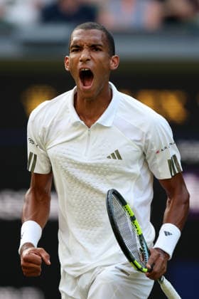 Felix Auger-Aliassime celebrates during his quarter-final match Wimbledon Tennis Championships, Day 9, The All England Lawn Tennis and Croquet Club, London, UK - 07 Jul 2026London The All England Lawn Tennis and United Kingdom  Copyright: xKieranxMcManus Shutterstockx 16978030ek