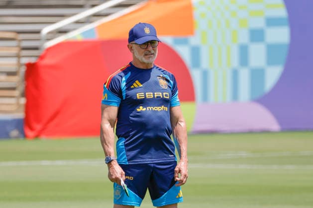 Spain national team, Nationalteam coach Luis de la Fuente during the training session held at the Cotton Bowl Stadium in Dallas, US, 7 July 2026. Spanish national soccer team training session !ACHTUNG: NUR REDAKTIONELLE NUTZUNG!  Copyright: xLavandeiraxjrx GRAF2889 20260707-55020830141_1