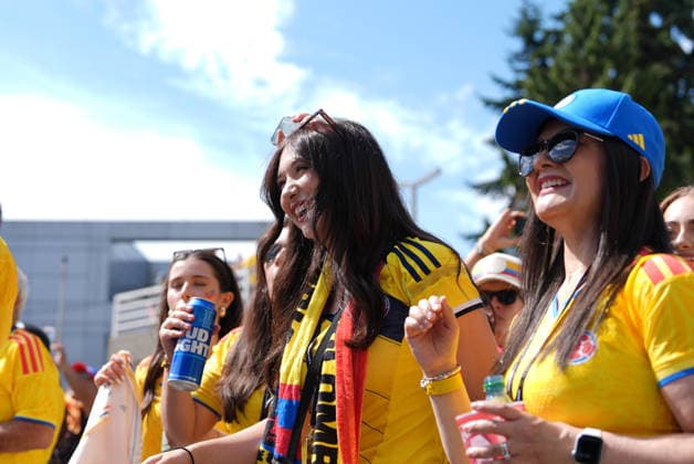 Colombia v Switzerland Round of 16 - FIFA Worl Cup 2026 A Colombian soccer fan attends the Vancouver stadium to supports her national team, Nationalteam during the FIFA World Cup, WM, Weltmeisterschaft, Fussball round of 16 match between Colombia and Switzerland. on July 7, 2026 in Vancouver, Canada. (Photo by Leonardo Ramirez Eyepix Group) Copyright: xLeonardoxRamirez xEyepixxGroupx LR07072026-06561