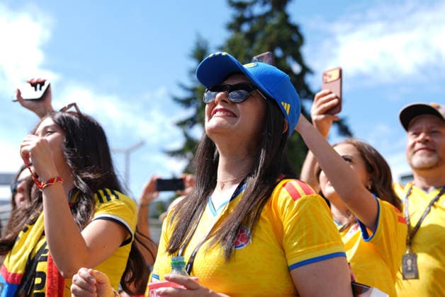 Colombia v Switzerland Round of 16 - FIFA Worl Cup 2026 A Colombian soccer fan attends the Vancouver stadium to supports her national team, Nationalteam during the FIFA World Cup, WM, Weltmeisterschaft, Fussball round of 16 match between Colombia and Switzerland. on July 7, 2026 in Vancouver, Canada. (Photo by Leonardo Ramirez Eyepix Group) Copyright: xLeonardoxRamirez xEyepixxGroupx LR07072026-06563