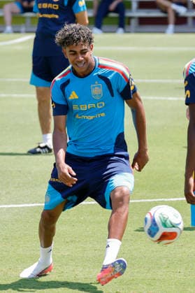 Lamine Yamal from the Spanish national team, Nationalteam during the training session held at the Cotton Bowl Stadium in Dallas, US, 7 July 2026. Spanish national soccer team training session !ACHTUNG: NUR REDAKTIONELLE NUTZUNG!  Copyright: xLavandeiraxjrx GRAF2884 20260707-55020830149_1