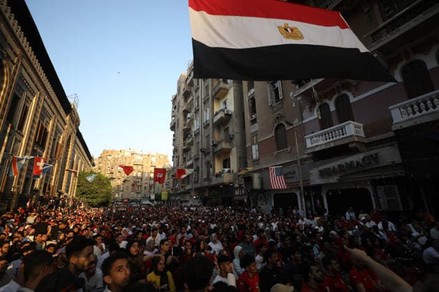 Egyptian football fans watch FIFA World Cup, WM, Weltmeisterschaft, Fussball in Cairo CAIRO, EGYPT - JULY 7: Thousands of Egyptian football fans gather to support their national team, Nationalteam while watching the 2026 FIFA World Cup Round of 16 match between Argentina and Egypt on public screens in Cairo, Egypt, on July 7, 2026. Mohamed Elshahed Anadolu Cairo Egypt. Editorial use only. Please get in touch for any other usage.  Copyright: x2026xAnadoluxMohamedxElshahedx