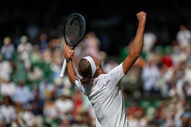 Tennis - Wimbledon Championship 2026 - Day 9 LONDON, ENGLAND - Tuesday, July 7, 2026: Alexander Zverev (GER) during the Gentlemen s Singles Fourth Round match on Day Nine of The Championships Wimbledon 2026 at the All England Lawn Tennis and Croquet Club. (Photo by Kirsten Holst Propaganda) LONDON All England Lawn Tennis and Croq GREATER LONDON ENGLAND  Copyright: xKirstenxHolstx P2026-07-07-Wimbledon_Day_9-91