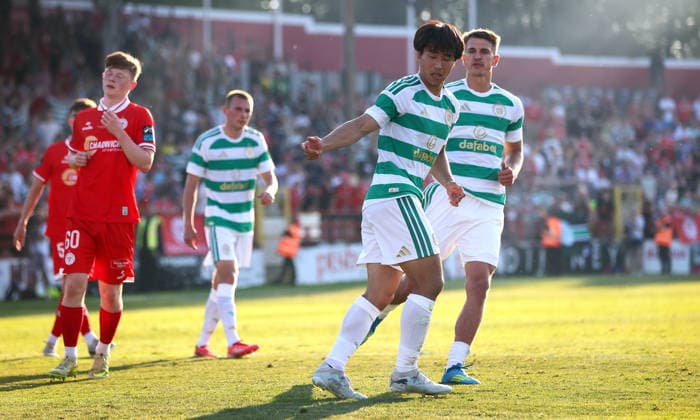 Midseason Friendly, Tolka Park, Dublin 7 7 2026 Shelbourne vs Celtic Celtic™s Shin Yamada celebrates scoring a late penalty Shin Yamada celebrates scoring a late penalty 7 7 2026  Copyright: xx RB2_6632