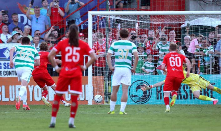Midseason Friendly, Tolka Park, Dublin 7 7 2026 Shelbourne vs Celtic Shels™ Harry Wood scores a late penalty Harry Wood scores a late penalty 7 7 2026  Copyright: xx RB3_9492
