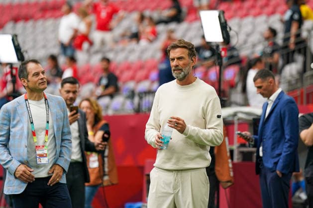 Kanada: Fußball FIFA World Cup, WM, Weltmeisterschaft, Fussball 2026, Achtelfinale - Schweiz vs Kolumbien - BC Place, Vancouver: Jürgen Klopp, TV-Fußballexperte bei MagentaTV *** Canada Soccer, 2026 FIFA World Cup, Round of 16: Switzerland vs. Colombia at BC Place, Vancouver; Jürgen Klopp, soccer analyst on MagentaTV Copyright: xJOERANxSTEINSIEKx