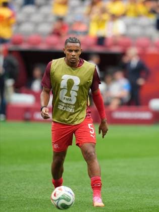 Switzerland v Colombia - FIFA World Cup, WM, Weltmeisterschaft, Fussball 2026 - Round of 16 VANCOUVER, CANADA - JULY 07: Manuel Akanji of Switzerland warms up prior the 2026 FIFA World Cup Round of 16 match between Switzerland and Colombia at BC Place in Vancouver, British Columbia, Canada, on July 07, 2026 Ercin Erturk Anadolu British Columbia Canada. Editorial use only. Please get in touch for any other usage.  Copyright: x2026xAnadoluxErcinxErturkx