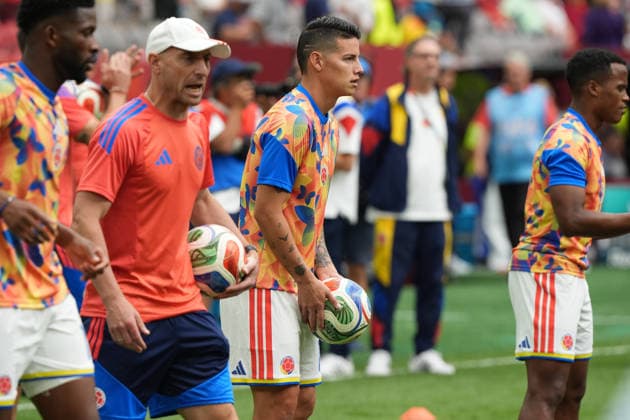 James Rodríguez (c) of Colombia warms up before a Round of 16 match at the 2026 FIFA World Cup, WM, Weltmeisterschaft, Fussball between Switzerland and Colombia at BC Place Stadium in Vancouver, Canada, 07 July 2026. FIFA World Cup 2026 - Round of 16 - Switzerland vs Colombia !ACHTUNG: NUR REDAKTIONELLE NUTZUNG!  Copyright: xOmarxAlonsox AMDEP8455 20260707-55020830569_1
