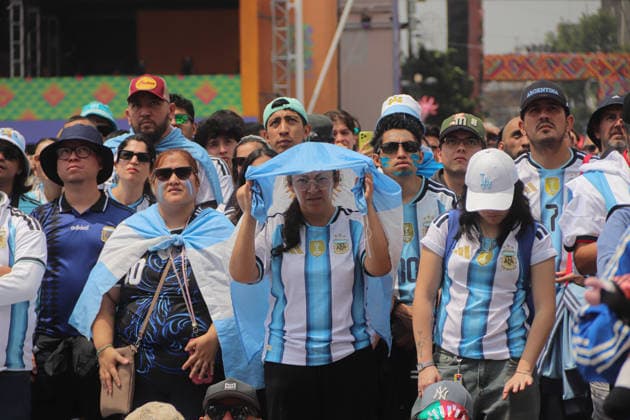 Argentina v Egypt FIFA Fan Fest - FIFA World Cup, WM, Weltmeisterschaft, Fussball 2026 Argentinian national team, Nationalteam fans watching the FIFA World Cup 2026 round of 16 match between Argentina and Egypt on a giant screen at FIFA World Cup 2026 Fan Festival. on July 7, 2026, in Mexico City, Mexico. (Photo by Carlos Santiago Eyepix Group) Copyright: xCarlosxSantiago xEyepixxGroupx CS_07072026_191812