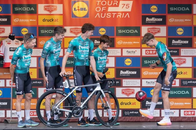 07.07.2026, Graz, AUT, Lidl Tour of Austria 2026, Teampräsentation, im Bild Team REMBE Rad-Net mit Johannes Adamietz (GER), Pepe Albrecht (GER), Jermaine Zemke (GER), Mauro Brenner (GER), Victor Wedekind (GER) TEAM TEMBE RAD NET with Johannes Adamietz of Germany Pepe Albrecht of Germany Jermaine Zemke of Germany Mauro Brenner of Germany Victor Wedekind of Germany during team presentation of the 2026 Lidl Tour of Austria. Graz, Austria on 2026 07 07. Pictures 2026, PhotoCredit: Johann Groder Foto:Eibner-Pressefoto Groder Graz *** July 7, 2026, Graz, Austria, Lidl Tour of Austria 2026, Team Presentation, pictured: Team REMBE Rad Net with Johannes Adamietz (GER), Pepe Albrecht (GER), Jermaine Zemke (GER), Mauro Brenner (GER), Victor Wedekind (GER) TEAM REMBE Rad Net with Johannes Adamietz of Germany, Pepe Albrecht of Germany, Jermaine Zemke of Germany, Mauro Brenner of Germany, and Victor Wedekind of Germany during the team presentation for the 2026 Lidl Tour of Austria in Graz, Austria on July 7, 2026. Pictures from 2026. Photo credit: Johann Groder, Foto Eibner, Pressefoto Groder, Graz  EP_gro
