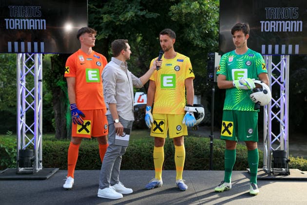 SOCCER - BL, Sturm, jersey presentation FROHNLEITEN,AUSTRIA,07.JUL.26 - SOCCER - ADMIRAL Bundesliga, SK Sturm Graz, jersey presentation. Image shows Elias Lorenz, Ammar Helac and Daniil Khudyakov (Sturm).  GEPAxpictures xMarioxBuehner-Weinrauch
