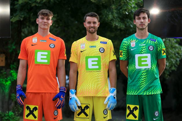 SOCCER - BL, Sturm, jersey presentation FROHNLEITEN,AUSTRIA,07.JUL.26 - SOCCER - ADMIRAL Bundesliga, SK Sturm Graz, jersey presentation. Image shows Elias Lorenz, Ammar Helac and Daniil Khudyakov (Sturm).  GEPAxpictures xMarioxBuehner-Weinrauch