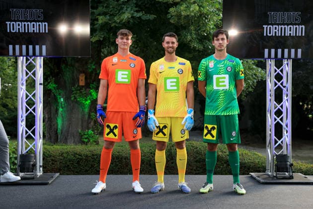 SOCCER - BL, Sturm, jersey presentation FROHNLEITEN,AUSTRIA,07.JUL.26 - SOCCER - ADMIRAL Bundesliga, SK Sturm Graz, jersey presentation. Image shows Elias Lorenz, Ammar Helac and Daniil Khudyakov (Sturm).  GEPAxpictures xMarioxBuehner-Weinrauch