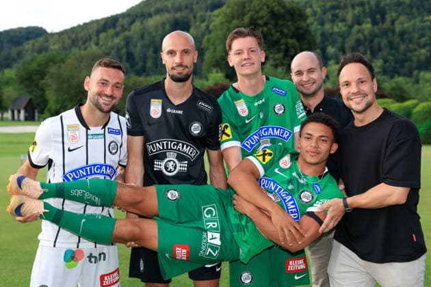 SOCCER - BL, Sturm, jersey presentation FROHNLEITEN,AUSTRIA,07.JUL.26 - SOCCER - ADMIRAL Bundesliga, SK Sturm Graz, jersey presentation. Image shows Juergen Heil, Jon Gorenc-Stankovic, Luca Weinhandl and Jacob Peter Hoedl (Sturm) with sponsoring partners.  GEPAxpictures xMarioxBuehner-Weinrauch