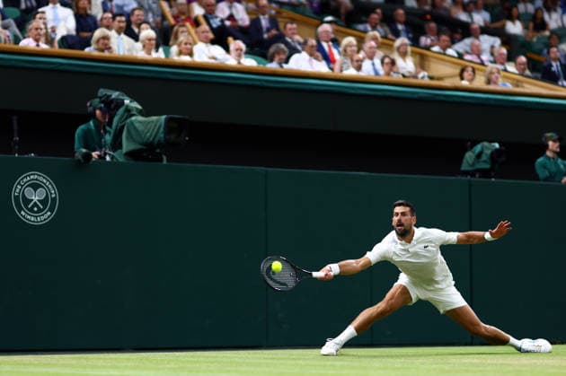 Novak Djokovic during his quarter-final match Wimbledon Tennis Championships, Day 9, The All England Lawn Tennis and Croquet Club, London, UK - 07 Jul 2026London The All England Lawn Tennis and United Kingdom  Copyright: xJamesxMarsh Shutterstockx 16978027eb
