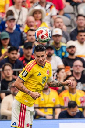 James Rodriguez of Colombia heads the ball during the FIFA World Cup, WM, Weltmeisterschaft, Fussball Round of 16 game between Switzerland and Colombia at BC Place on July 7, 2026 in Vancouver, British Colombia, Canada  Copyright: xCurtisxWongx xSPPx Sportspressphoto_SPR186976