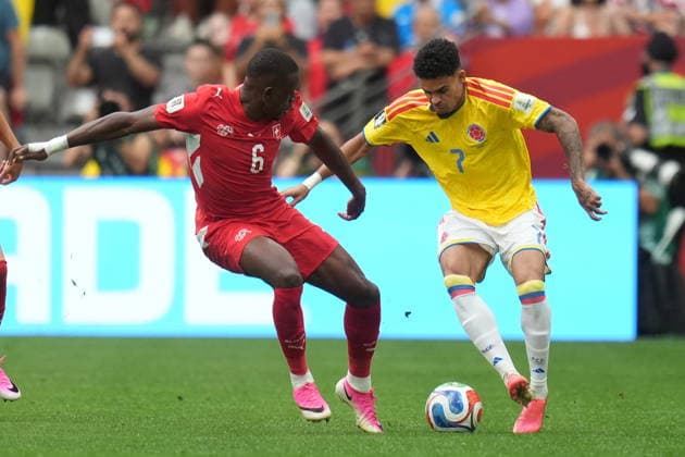 FIFA World Cup, WM, Weltmeisterschaft, Fussball 2026 - Round of 16 - Switzerland vs Colombia Denis Zakaria of Switzerland (L) in action against Luis Diaz of Colombia (R) during the FIFA World Cup 2026 Round of 16 match Switzerland against Colombia, in Vancouver, Canada, 07 July 2026. VANCOUVER Canada  Copyright: xBOBxFRIDx