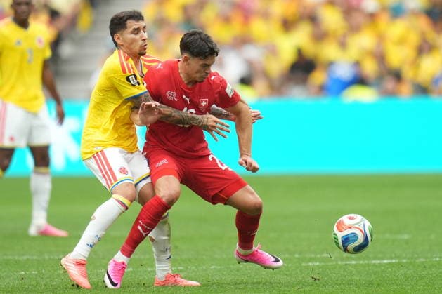 FIFA World Cup, WM, Weltmeisterschaft, Fussball 2026 - Round of 16 - Switzerland vs Colombia Gustavo Puerta of Colombia (L) in action against Fabian Rieder of Switzerland (R) during the FIFA World Cup 2026 Round of 16 match Switzerland against Colombia, in Vancouver, Canada, 07 July 2026. VANCOUVER Canada  Copyright: xBOBxFRIDx