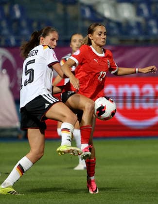 07.07.2026 Sarajevo(Bosnia-Hercegovina) Germany-Austria European U19 U-19 Under-19 championship women s football semi final Maj Schneider(L) Germany,Alina Kerschbaumer(R) Austria :