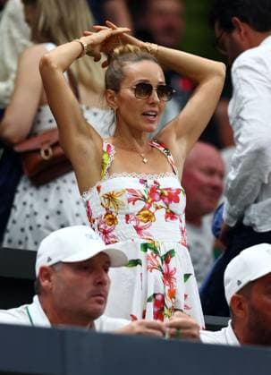 Jelena Djokovic gestures towards Novak Djokovic during his quarter-final match Wimbledon Tennis Championships, Day 9, The All England Lawn Tennis and Croquet Club, London, UK - 07 Jul 2026London The All England Lawn Tennis and United Kingdom  Copyright: xJamesxMarsh Shutterstockx 16978027fb