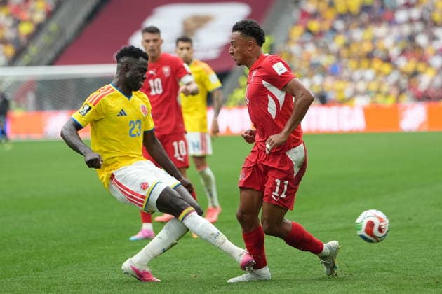 FIFA World Cup, WM, Weltmeisterschaft, Fussball 2026 - Round of 16 - Switzerland vs Colombia Davinson Sanchez of Colombia (L) in action against Dan Ndoye of Switzerland (R) during the FIFA World Cup 2026 Round of 16 match Switzerland against Colombia, in Vancouver, Canada, 07 July 2026. VANCOUVER Canada  Copyright: xBOBxFRIDx
