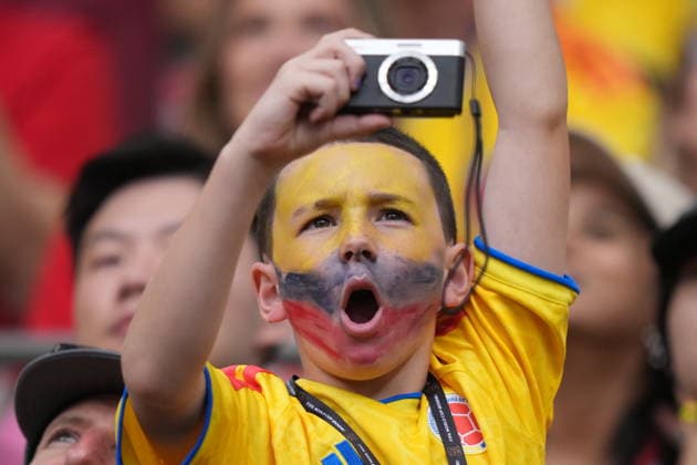 July 7, 2026, Vancouver, Bc, CANADA: Colombia fans cheer as their team warms up to take on Switzerland during World Cup Round of 16 soccer match, in Vancouver, on Tuesday, July 7, 2026. Canada News - July 7, 2026  - ZUMAc35_ 20260707_zaf_c35_173 Copyright: xDarrylxDyckx