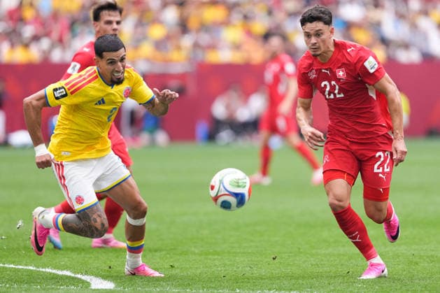 Daniel Munoz of Colombia (L) and Fabian Rieder of Switzerland (R) chase the ball during a FIFA Men’s World Cup 2026 round of 16 football match between Switzerland and Colombia at BC Place Vancouver, in Vancouver on July 07th 2026 (Photo by Alexandra Fechete SPP)  Copyright: xAlexandraxFechete SPPx Sportspressphoto_SPR187076