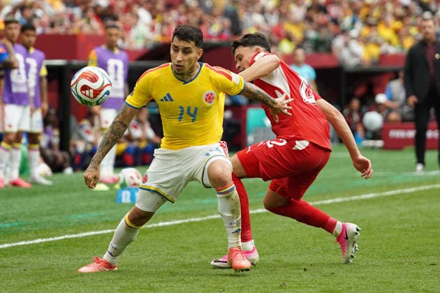 Colombia v Switzerland Round of 16 - FIFA Worl Cup 2026 Gustavo Puerta 14 of Colombia national team, Nationalteam and Fabian Rieder 22 of Switzerland national team battle for the ball the FIFA World Cup, WM, Weltmeisterschaft, Fussball 2026 Round of 16 match between Colombia and Switzerland at BC Place Stadium. on July 7, 2026, in Vancouver, Canada. (Photo by Leonardo Ramirez Eyepix Group) Copyright: xLeonardoxRamirez xEyepixxGroupx LR07072026-03698