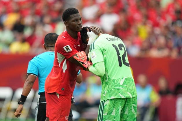 Switzerland v Colombia - FIFA World Cup, WM, Weltmeisterschaft, Fussball 2026 - Round of 16 VANCOUVER, CANADA - JULY 07: Breel Embolo (L) of Switzerland greets Camilo Vargas (12) of Colombia during the 2026 FIFA World Cup Round of 16 match between Switzerland and Colombia at BC Place in Vancouver, British Columbia, Canada, on July 07, 2026 Ercin Erturk Anadolu British Columbia Canada. Editorial use only. Please get in touch for any other usage.  Copyright: x2026xAnadoluxErcinxErturkx
