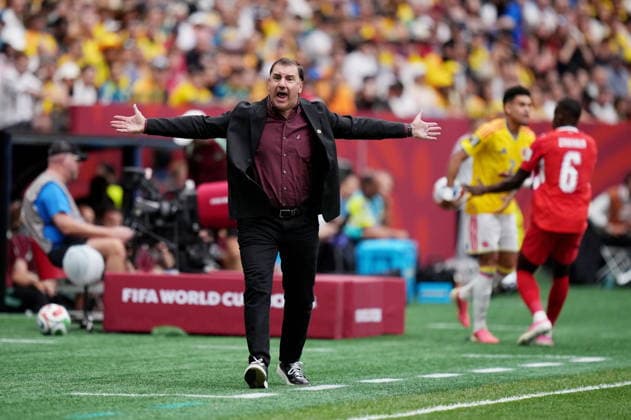 July 7, 2026, Vancouver, Bc, CANADA: Colombia head coach Nestor Lorenzo reacts to the officials against Switzerland during the first half of a World Cup Round of 16 soccer match, in Vancouver, on Tuesday, July 7, 2026. Canada News - July 7, 2026  - ZUMAc35_ 20260707_zaf_c35_182 Copyright: xDarrylxDyckx