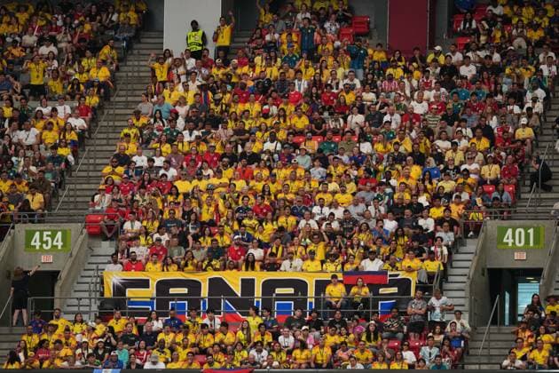 July 7, 2026, Vancouver, Bc, CANADA: Fans look on ahead of a World Cup Round of 16 soccer match between Colombia and Switzerland, in Vancouver, on Tuesday, July 7, 2026. Canada News - July 7, 2026  - ZUMAc35_ 20260707_zaf_c35_186 Copyright: xEthanxCairnsx