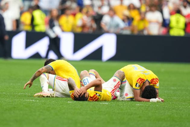 Switzerland v Colombia - FIFA World Cup, WM, Weltmeisterschaft, Fussball 2026 - Round of 16 VANCOUVER, CANADA - JULY 07: Players of Colombia react after the penalty shoot-out during the 2026 FIFA World Cup Round of 16 match between Switzerland and Colombia at BC Place in Vancouver, British Columbia, Canada, on July 07, 2026. Ercin Erturk Anadolu British Columbia Canada. Editorial use only. Please get in touch for any other usage.  Copyright: x2026xAnadoluxErcinxErturkx