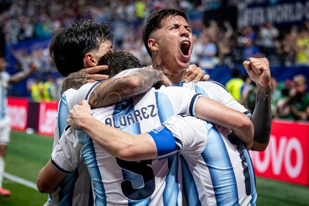 FOOTBALL : Argentina vs Egypt FIFA World Cup, WM, Weltmeisterschaft, Fussball 2026. Atlanta Stadium (Mercedes-Benz Stadium), Atlanta, Georgia, United States. 07 07 2026. Joie des joueurs de l equipe de apres le but de Lionel Messi 10 (Argentine) Enzo Fernandez 24 (Argentine)  Copyright: xElyxandroxCEGARRAx
