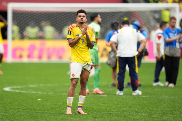 Switzerland v Colombia Round of 16 - FIFA World Cup, WM, Weltmeisterschaft, Fussball 2026 Luis Diaz 07 of Colombia asking for forgiveness after losing the game during the FIFA World Cup 2026 Round Of 16 match between Switzerland and Colombia at BC Place Vancouver. on July 7, 2026 in Vancouver, Canada. (Photo by Leonardo Ramirez Eyepix Group) Copyright: xLeonardoxRamirezx xEyepixxGroupx LR07072026-26